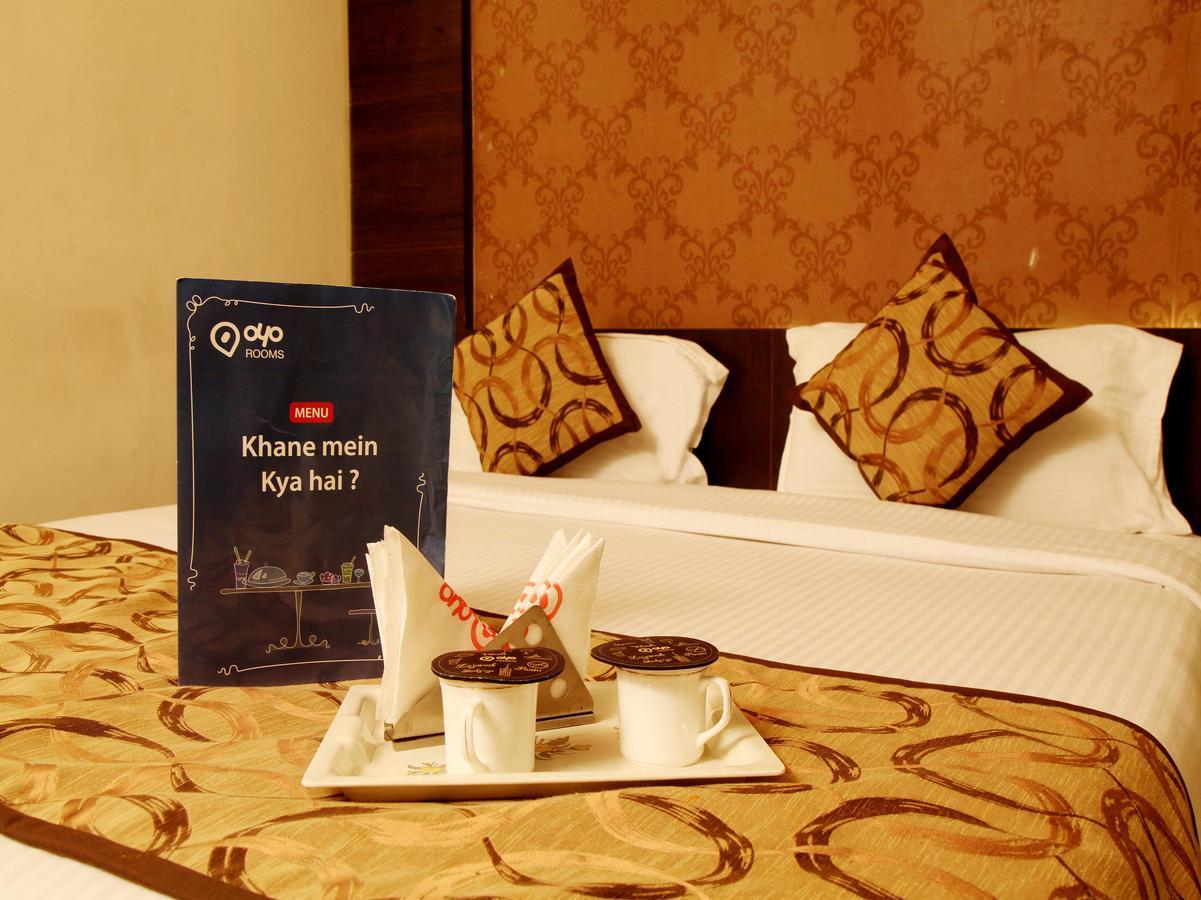 Oyo 905 Galaxy View Hotel Prayagraj Bagian luar foto