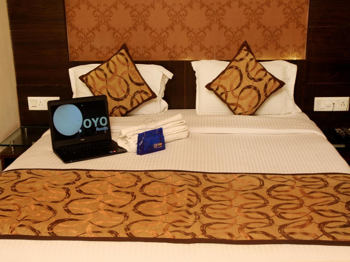 Oyo 905 Galaxy View Hotel Prayagraj Bagian luar foto