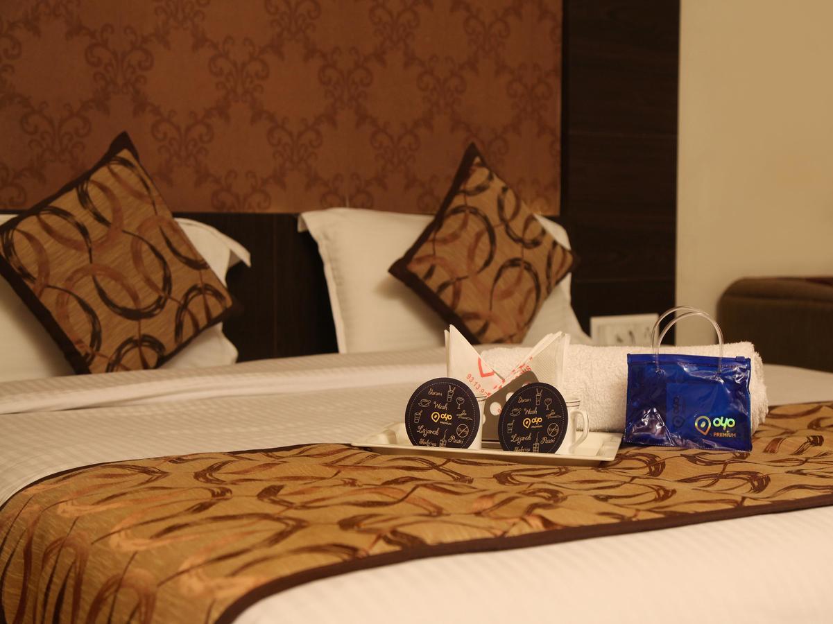 Oyo 905 Galaxy View Hotel Prayagraj Bagian luar foto