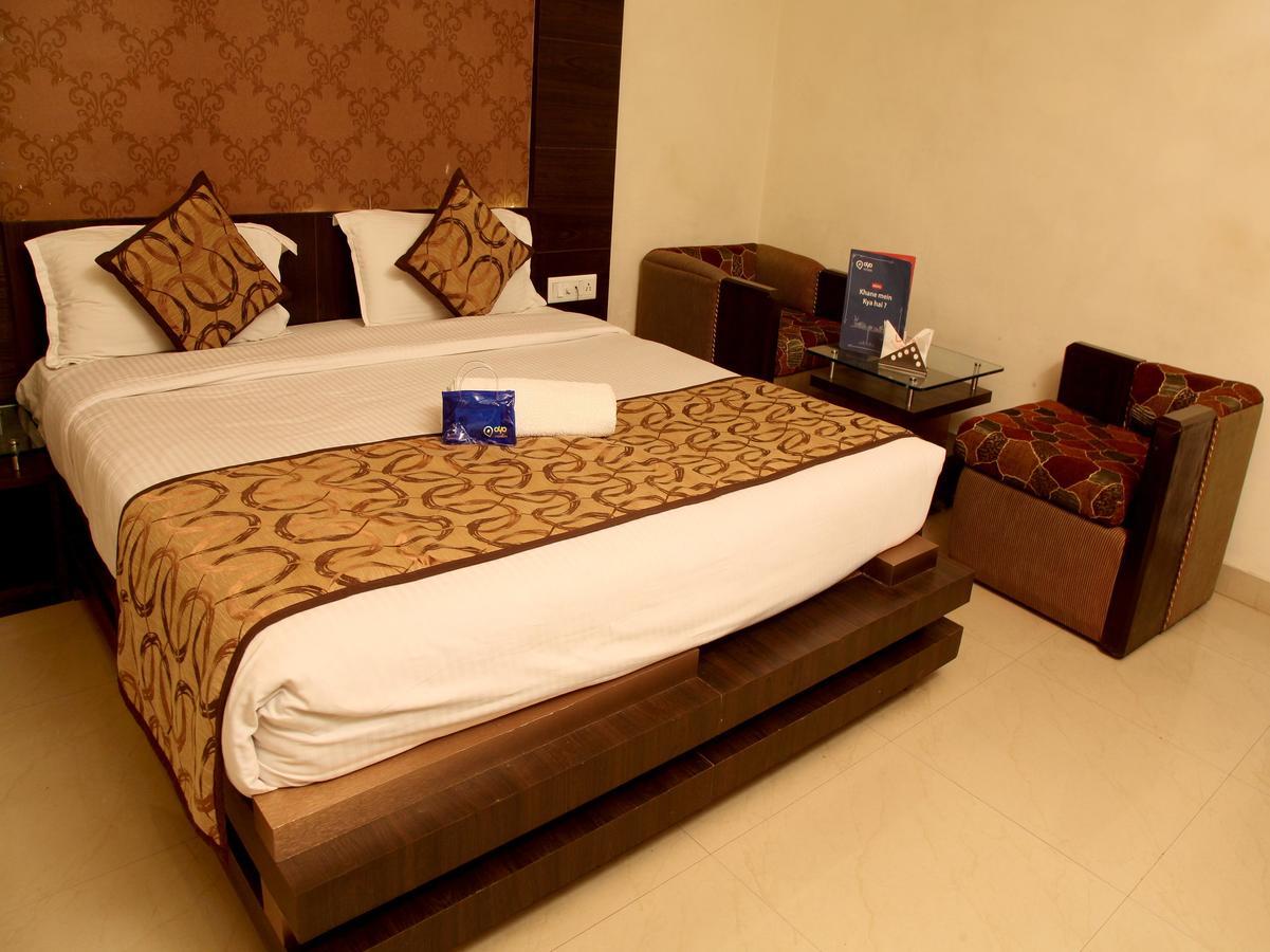 Oyo 905 Galaxy View Hotel Prayagraj Bagian luar foto